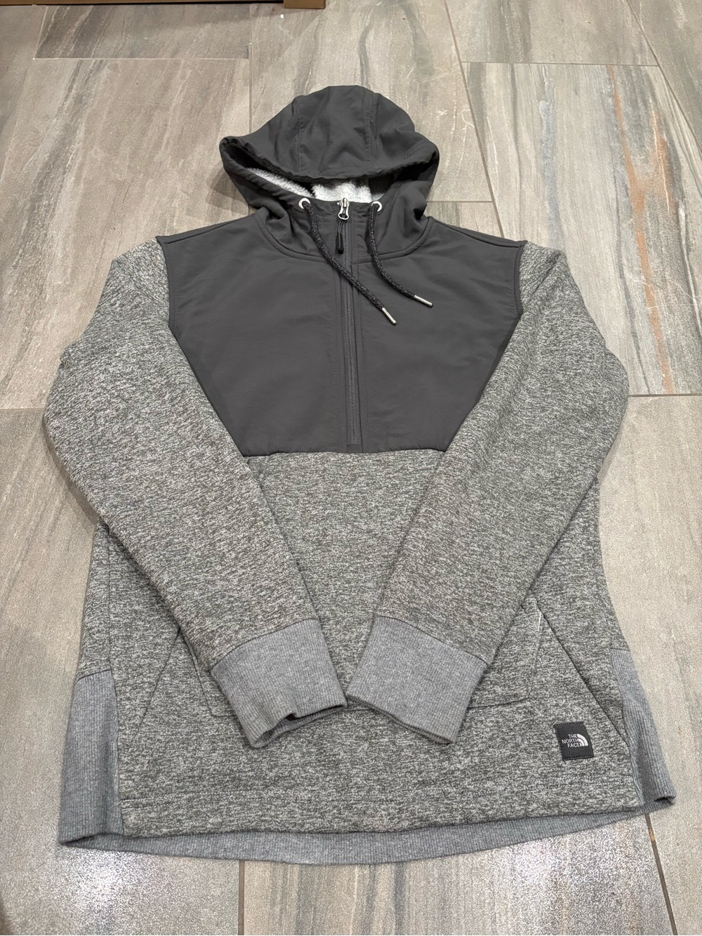 The North Face Women’s S Tech Sherpa Pullover Hoodie Grey 1/2 Zip sweater jacket